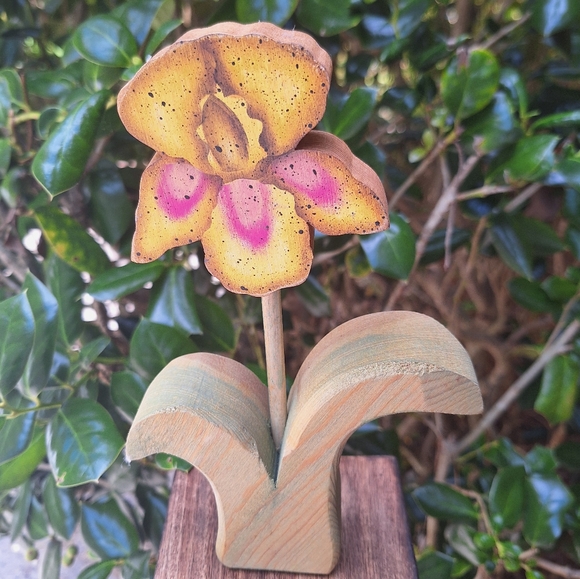 Wooden Flower Artist Made Sculpture Iris Orchid Handpainted Wood Floral Decor - Picture 14 of 17